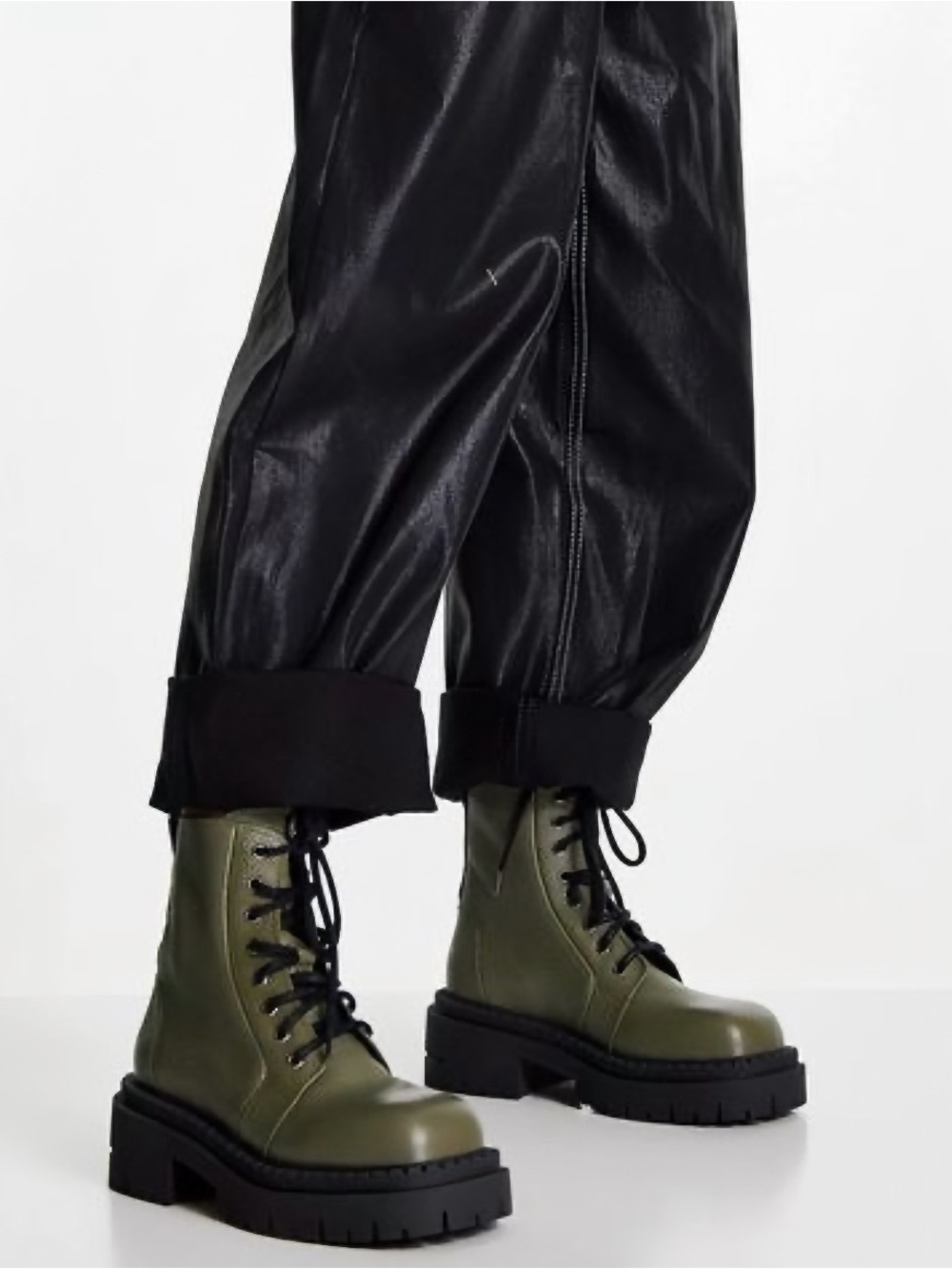 Topshop Ariana Chunky Lace up Leather Boot in khaki-Green